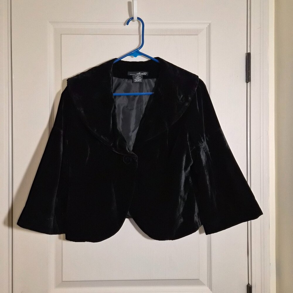 Willi Smith Black Velvet Cropped Blazer Size Medium Dark Romance Evening Jacket